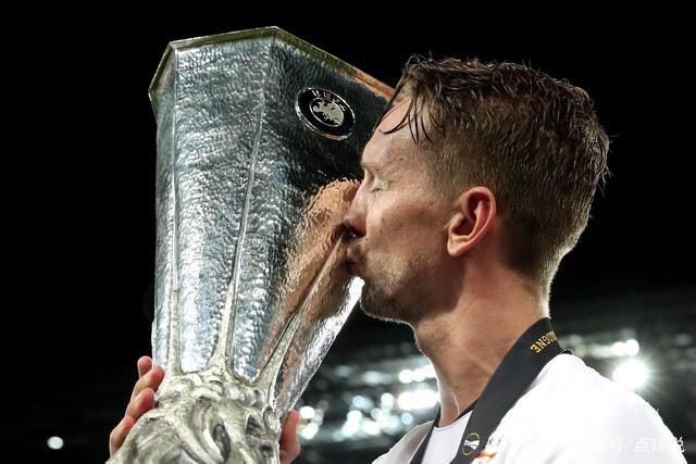 库里31+8华子28分 勇士险胜森林狼回西部第十